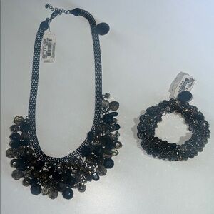 Black and Gold Statement Cluster Necklace - Women’s Fashion